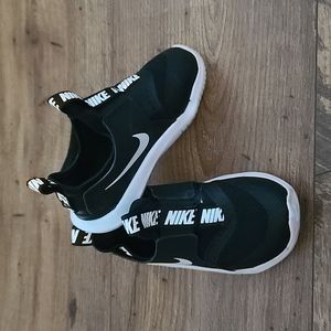 Nike toddler size 8 tennis shoes